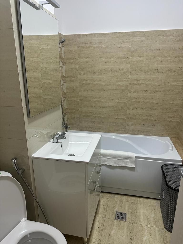 In Apart Hotel Bucarest Extérieur photo