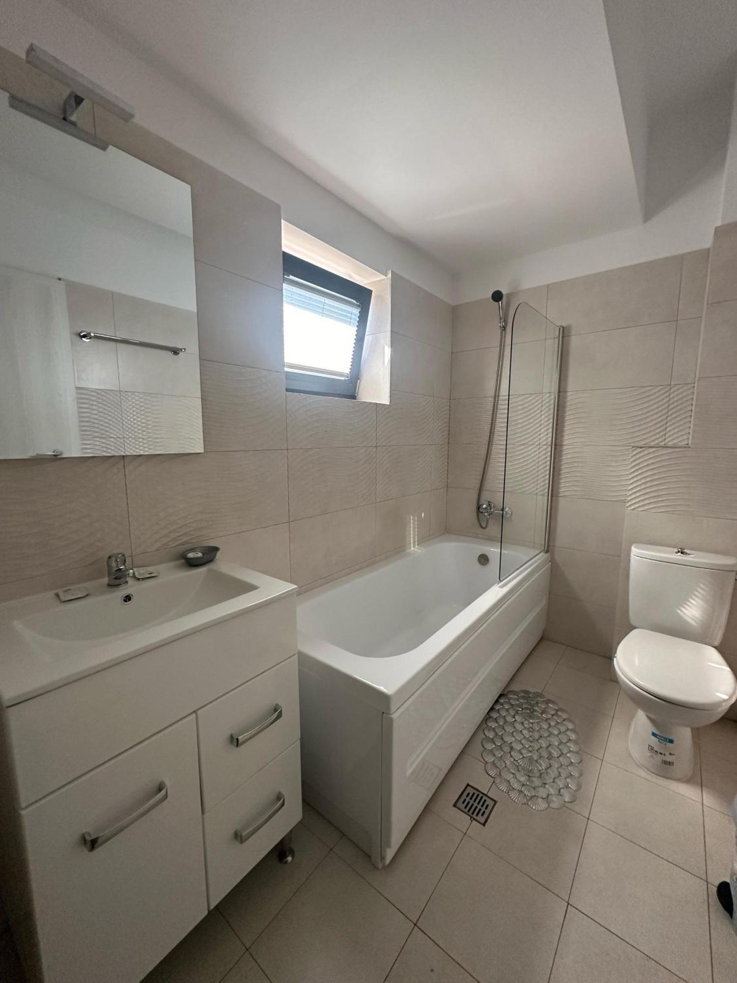 In Apart Hotel Bucarest Extérieur photo