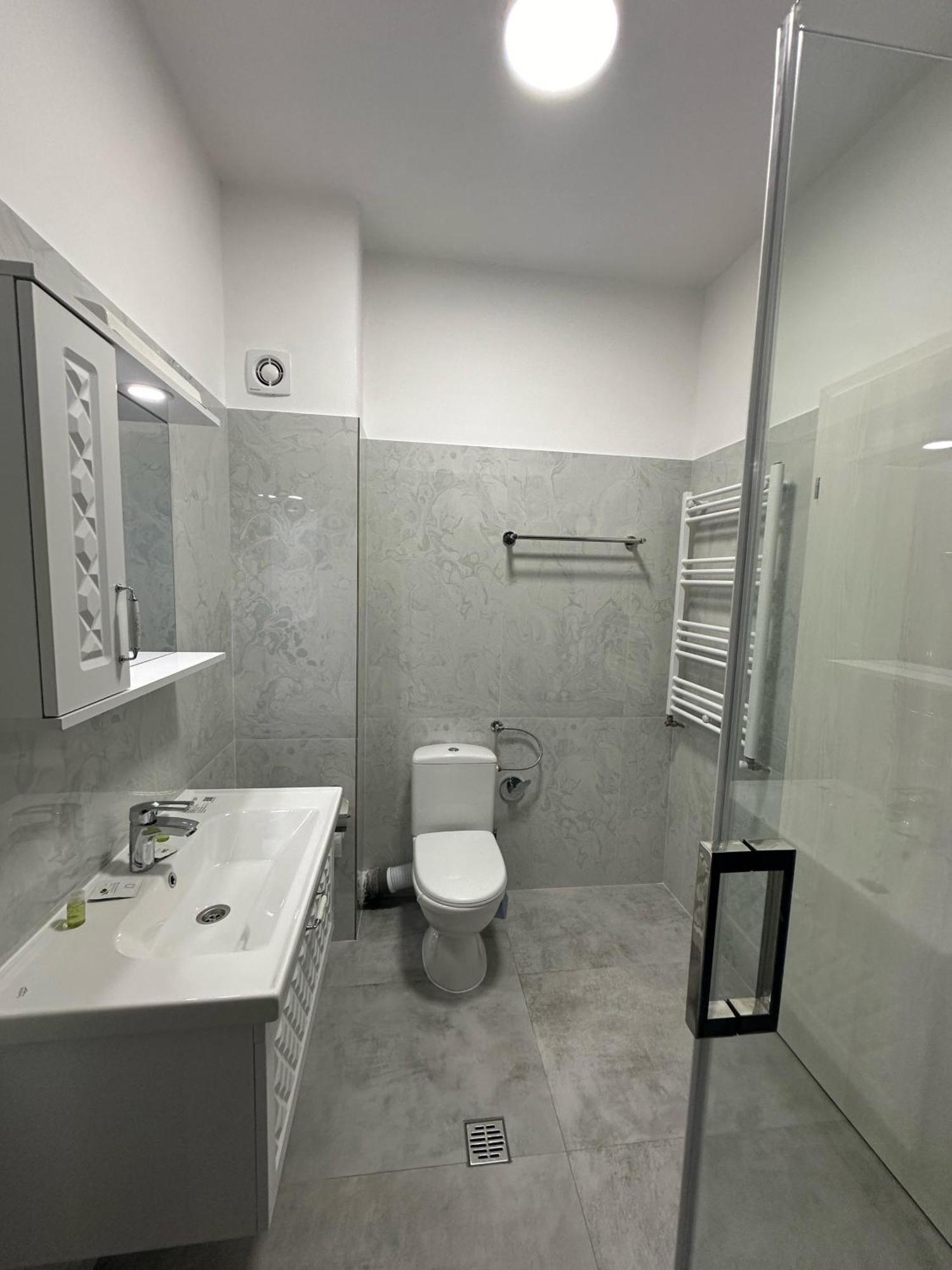 In Apart Hotel Bucarest Extérieur photo