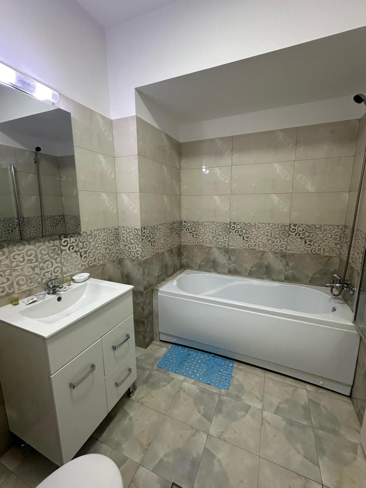 In Apart Hotel Bucarest Extérieur photo
